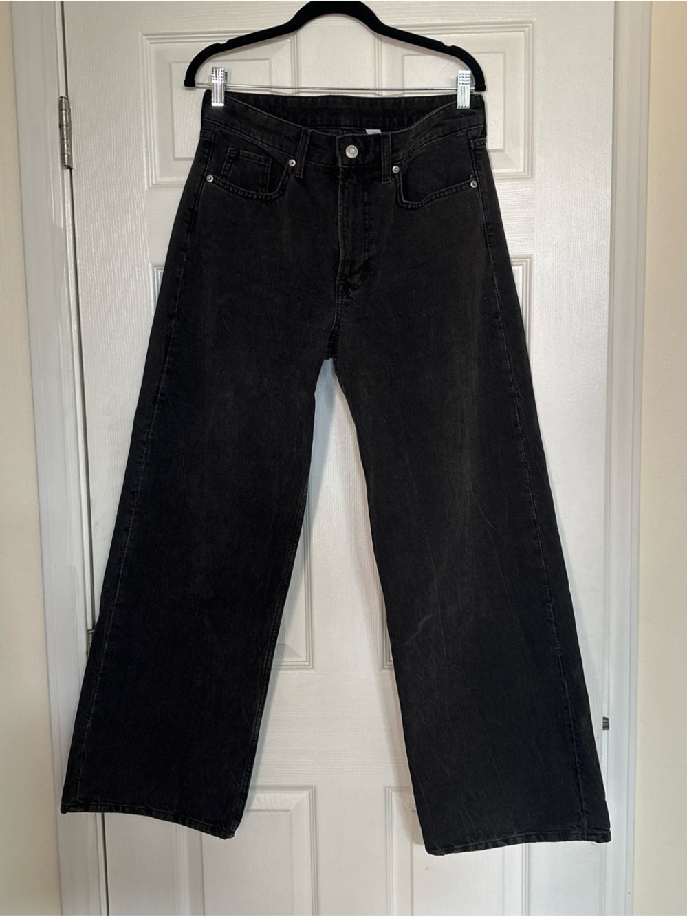 Women’s Wide-Leg Black Jeans